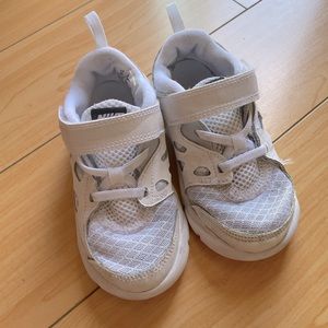 Nike free run 2 shoes